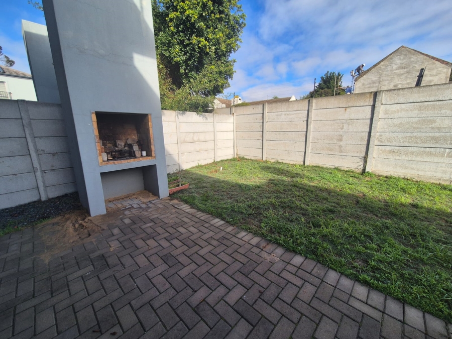 To Let 3 Bedroom Property for Rent in Langeberg Heights Western Cape